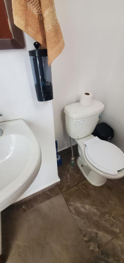Hostal Guelaguetza Bano Compartido Oaxaca Bagian luar foto