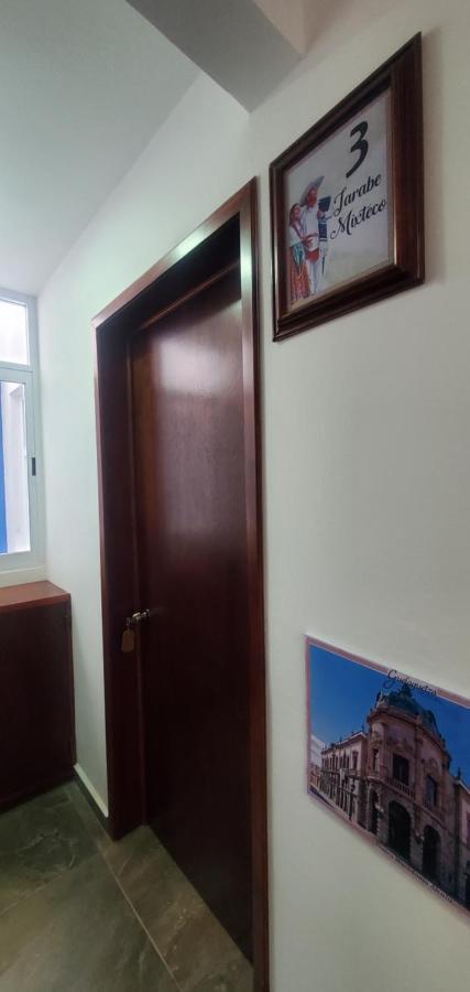 Hostal Guelaguetza Bano Compartido Oaxaca Bagian luar foto